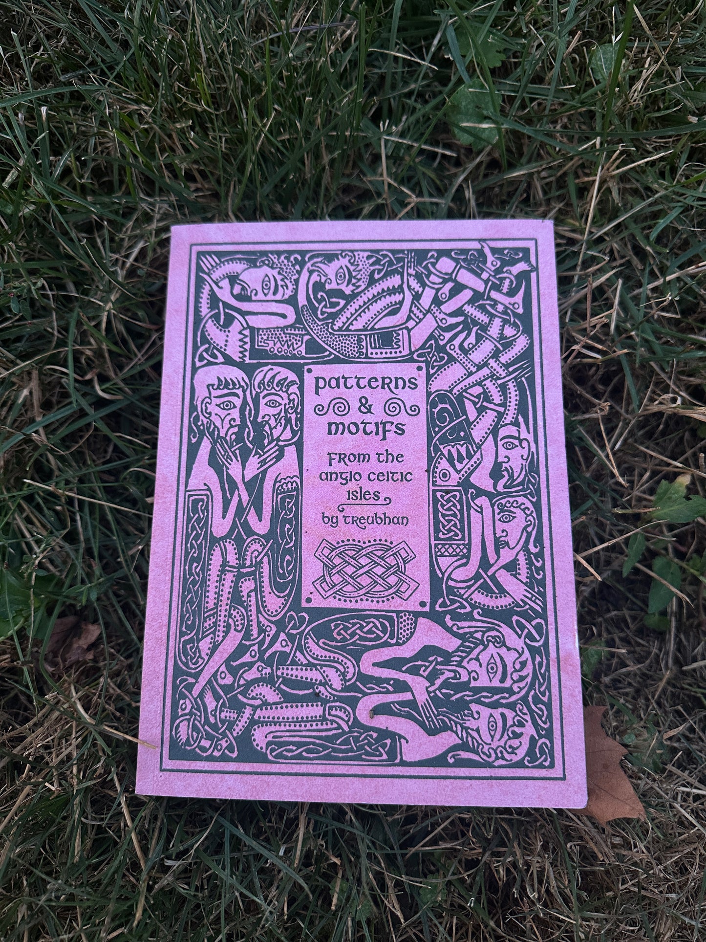 Patterns & Motifs From The Anglo Celtic Isles (Softcover Edition)