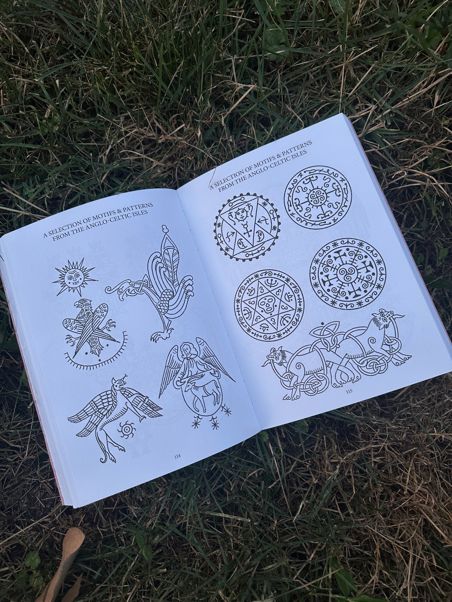 Patterns & Motifs From The Anglo Celtic Isles (Softcover Edition)